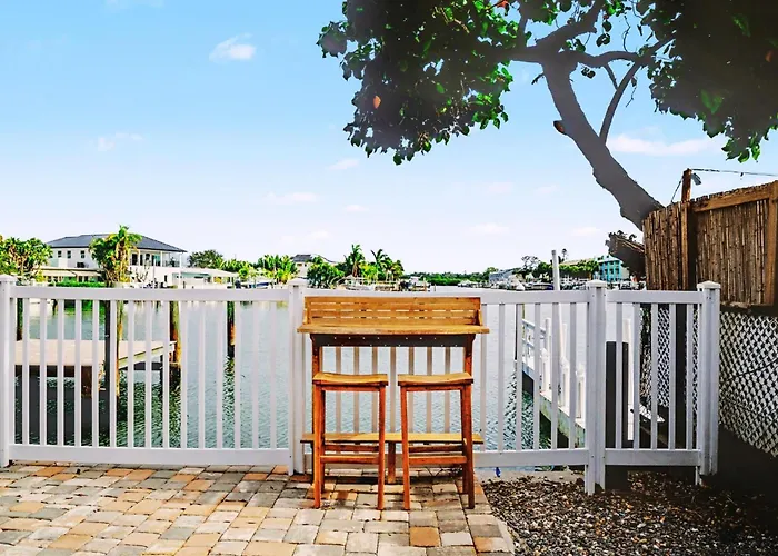 Waterfront 2 Mins 2 - Dock & Pet Friendly Ferienhaus