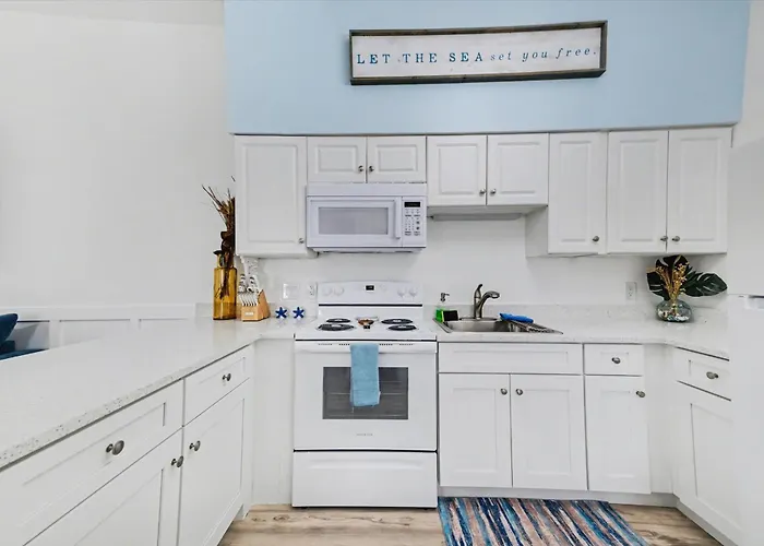 Ferienhaus Waterfront 2 Mins 2 - Dock & Pet Friendly