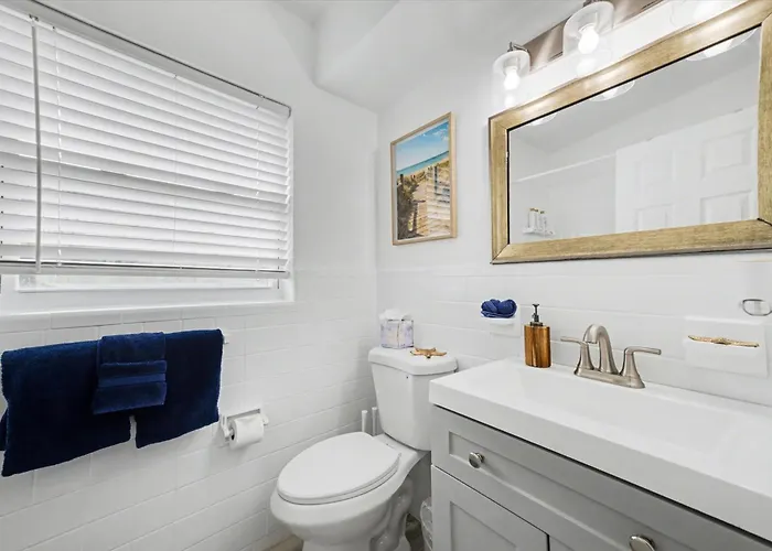 Ferienhaus Waterfront 2 Mins 2 - Dock & Pet Friendly