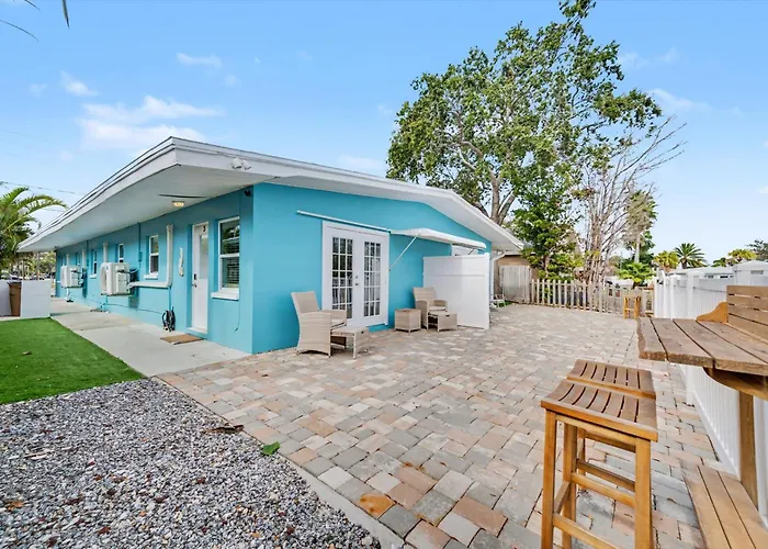 Ferienhaus Waterfront 2 Mins 2 - Dock & Pet Friendly *