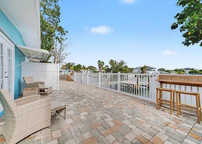 Ferienhaus Waterfront 2 Mins 2 - Dock & Pet Friendly *