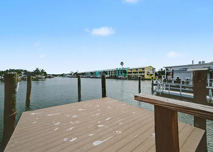 Waterfront 2 Mins 2 - Dock & Pet Friendly