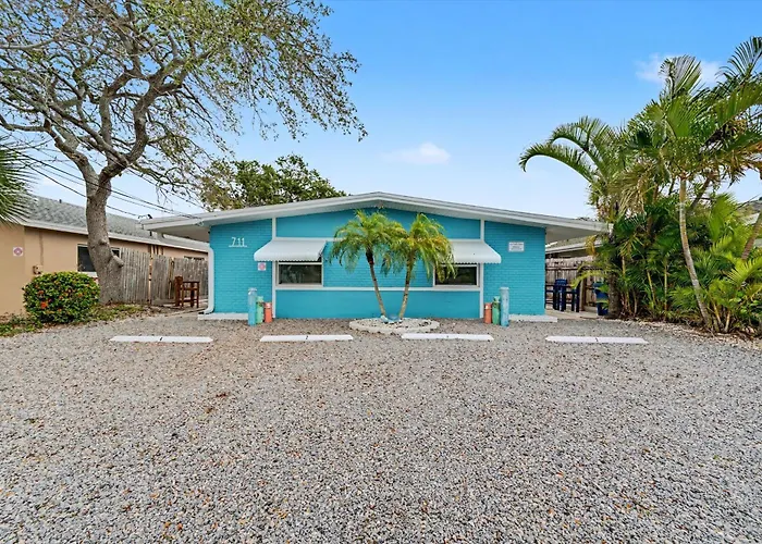 Ferienhaus Waterfront 2 Mins 2 - Dock & Pet Friendly