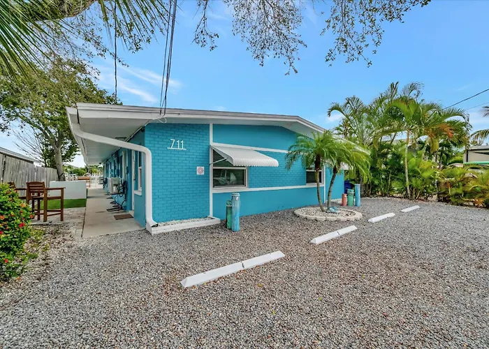 Waterfront 2 Mins 2 - Dock & Pet Friendly Clearwater Beach